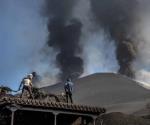 Volcán de La Palma arroja tsunami de lava, según científicos