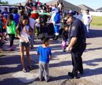 Policías llevan alegría a niños hospitalizados