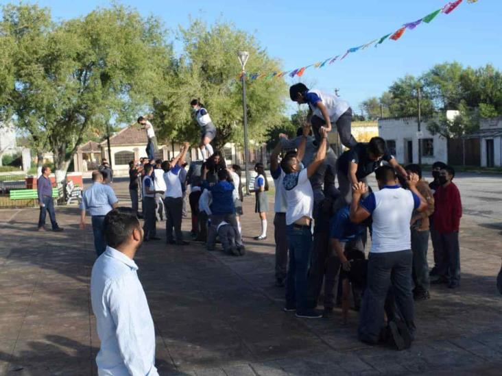Prepara Cobat 09 el desfile de la revolución Prepara Cobat 09 el desfile de la revolución