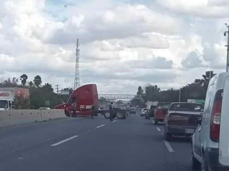 Son tráileros un peligro para automovilistas Son tráileros un peligro para automovilistas