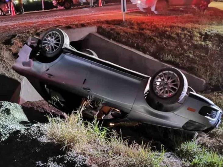 Deja dos lesionados choque entre autos Deja dos lesionados choque entre autos