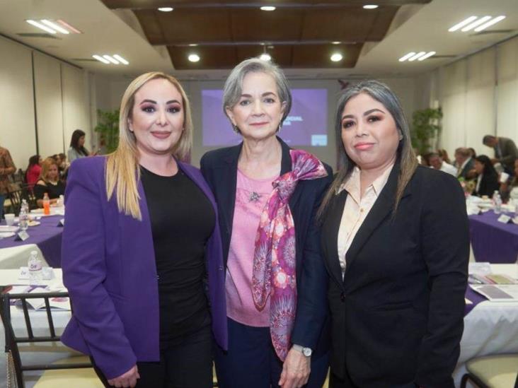 Acude Diana Ramírez a reunión del DIF Acude Diana Ramírez a reunión del DIF