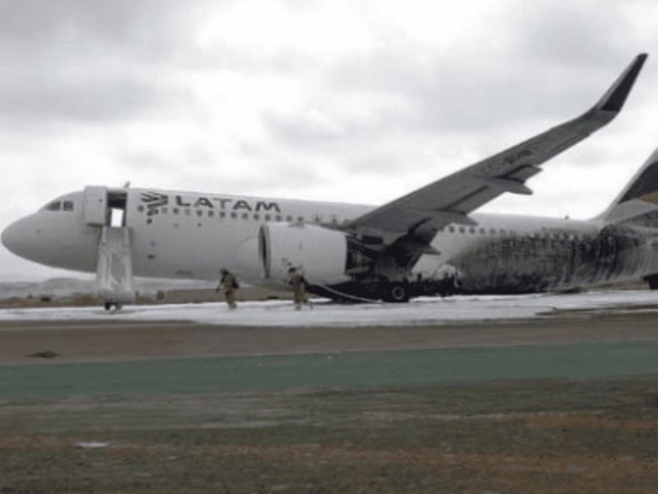 Accidente en el aeropuerto de Lima: dos muertos al impactar un avión de Latam contra un camión de bomberos Accidente en el aeropuerto de Lima: dos muertos al impactar un avión de Latam contra un camión de bomberos