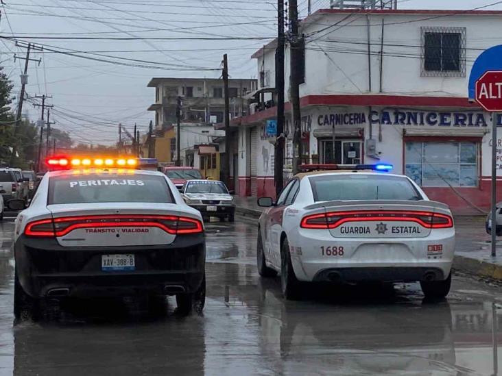 Intentaba cruzar la calle; es alcanzado por un auto Intentaba cruzar la calle; es alcanzado por un auto