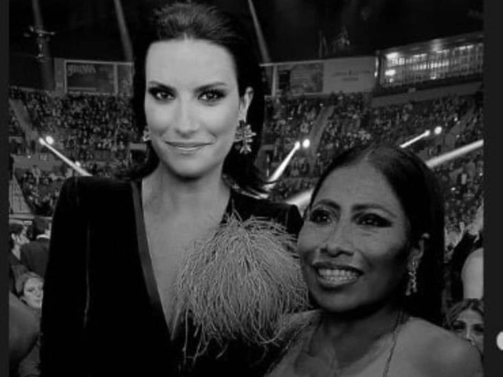 Critican a Laura Pausini por editar foto con Yalitza Aparicio Critican a Laura Pausini por editar foto con Yalitza Aparicio