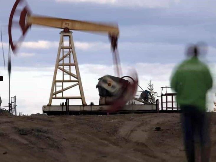 Petróleo se hunde más de 5% y bolsas retroceden Petróleo se hunde más de 5% y bolsas retroceden