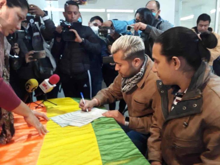 Carlos y Jesús se casaron sin tramitar amparo Carlos y Jesús se casaron sin tramitar amparo