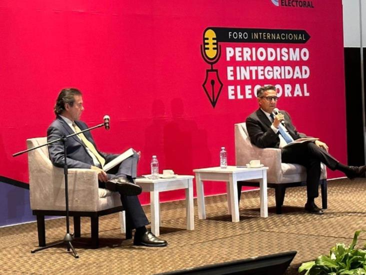 Ven riesgos del periodismo ante gobiernos autoritarios Ven riesgos del periodismo ante gobiernos autoritarios