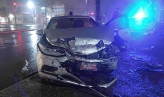 Se pasa la luz roja; impacta una Blazer Se pasa la luz roja; impacta una Blazer