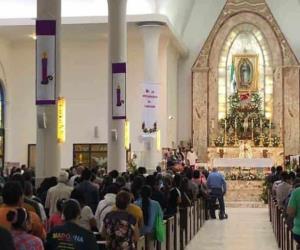 Acuden feligreses a festejar a la Virgen de Guadalupe